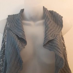 Pepa Pombo Unitalla Knit Tiered Scalloped Fall Sweater/ Wrap